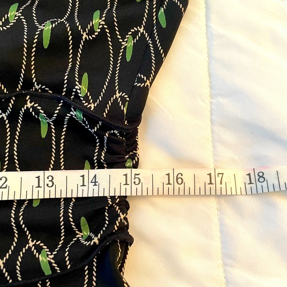 MAX STUDIO Black Sleeveless Top with Green Accents and ruffled hemlines Size L - Picture 12 of 12